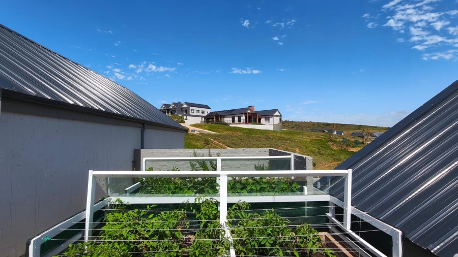 4 Bedroom Property for Sale in Outeniquasbosch Western Cape